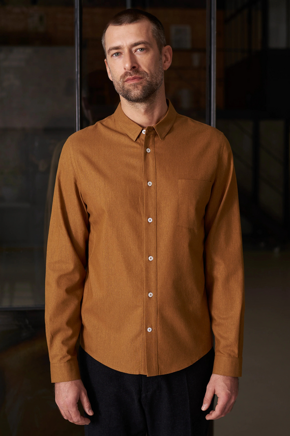 ABOUT COMPANIONS Simon Shirt • Eco Silk Golden Brown