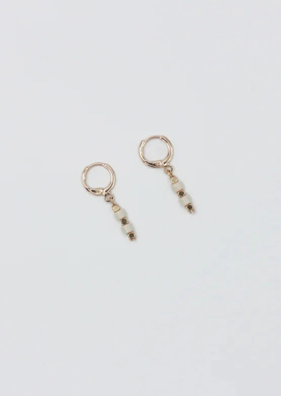 Harvestclub-harvest-club-leuven-studio-nok-nok-earring-petites-02-beige