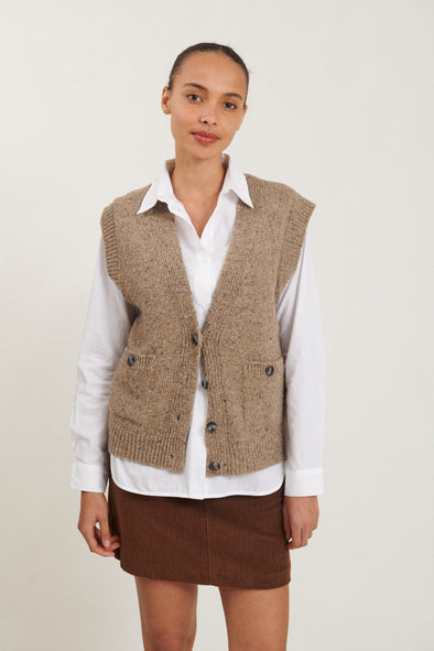 Harvestclub-Harvest-club-Leuven-basic-apparel-puzzle-vest-greige