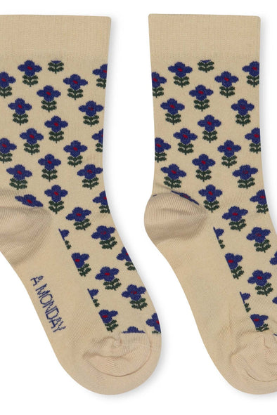 harvestclub-harvest-club-leuven-a-monday-in-copenhagen-kikki-socks-flower-print