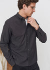 harvestclub-harvest-club-leuven-about-companions-simon-shirt-eco-silk-black