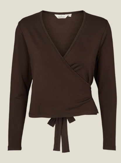 Harvestclub-Harvest-club-Leuven-basic-apparel-sadie-wrap-blouse-chocolate-torte