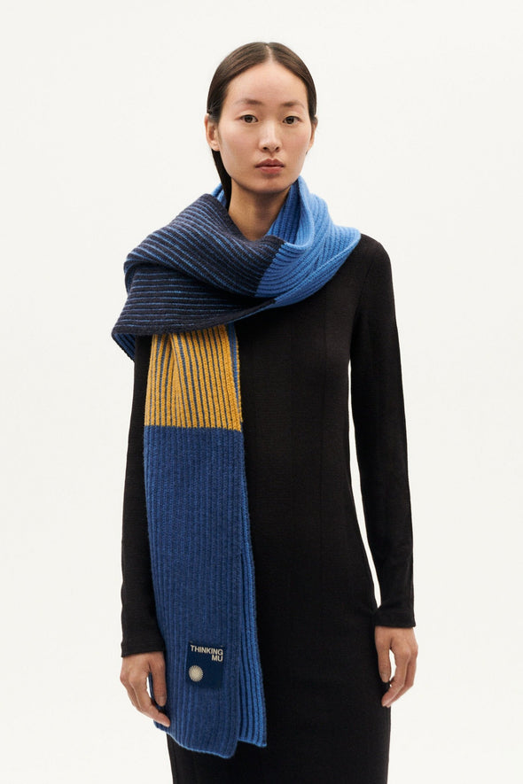 Harvestclub-Harvest-club-Leuven-thinking-mu-ghede-knitted-scarf-sailor-stripes