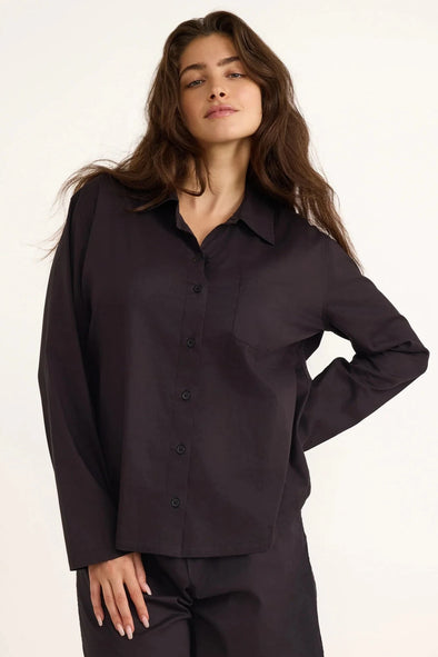 harvestclub-harvest-club-leuven-organic-basics-core-sleep-poplin-shirt-black