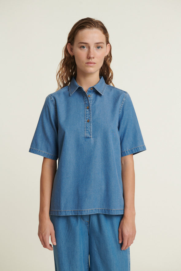 BASIC APPAREL Bine Polo Shirt • Light Blue
