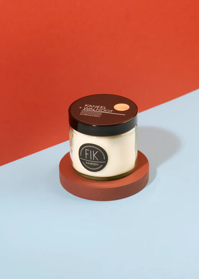 FIK KAARSEN Wooden wick • Cinnamon & Toasted Walnut