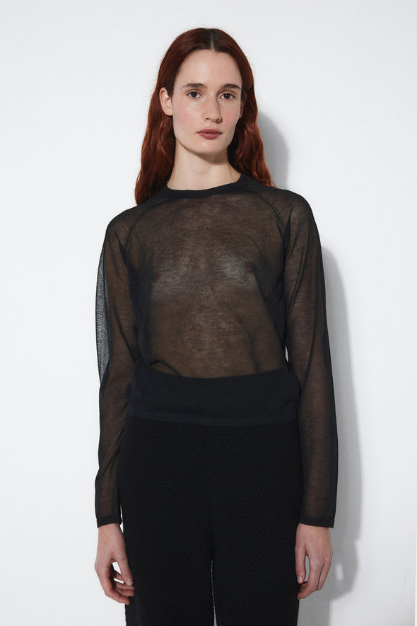 harvest-club-leuven-2622-je-bl_chateau_top_black_rita_row_women_aw25_3