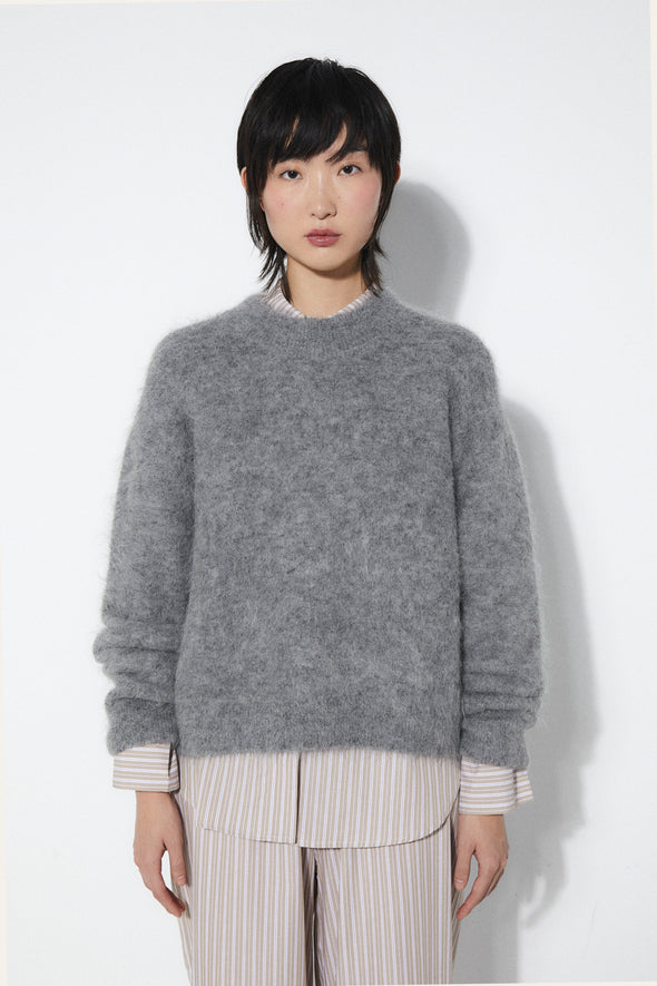 harvest-club-leuven-2633-je-gr_sammy_sweater_grey_rita_row_women_aw25_2