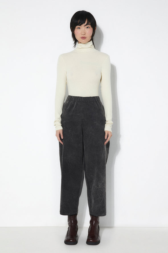 harvest-club-leuven-2657-pa-dg_heti_pants_dark_grey_rita_row_women_aw25_4