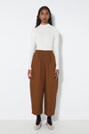 harvest-club-leuven-2665-pa-ta_turin_pants_tobacco_rita_row_women_aw25_5