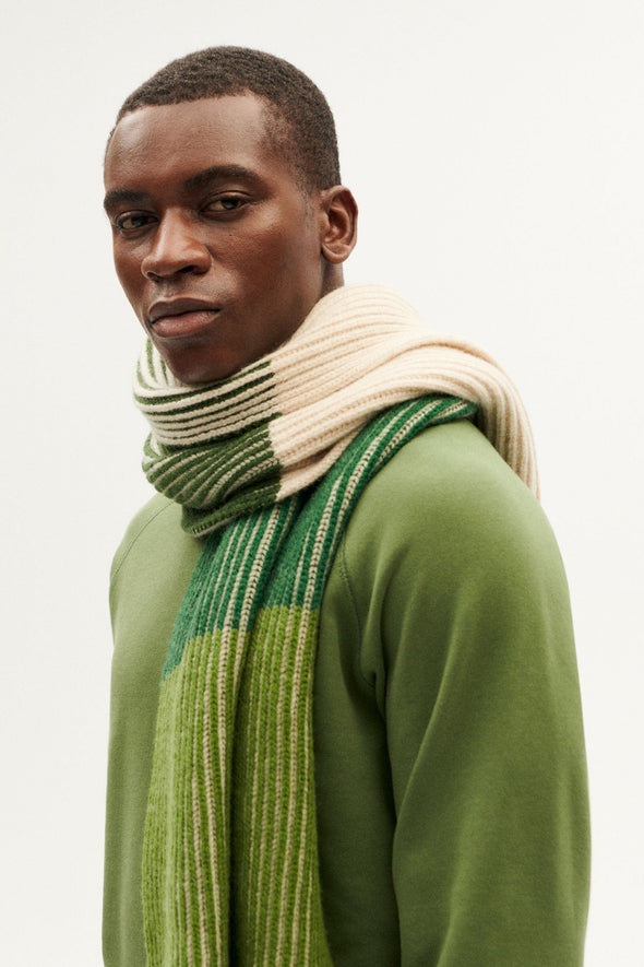 Harvestclub-Harvest-club-Leuven-thinking-mu-ghede-knitted-scarf-central-stripes