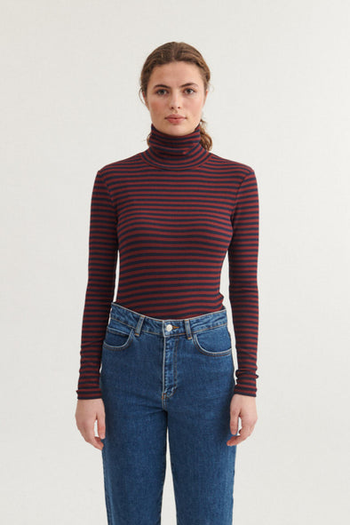 harvestclub-harvest-club-leuven-basicapparel-basic-apparel-ludmilla-high-neck-bordeauxtruffle-sky-captain-3