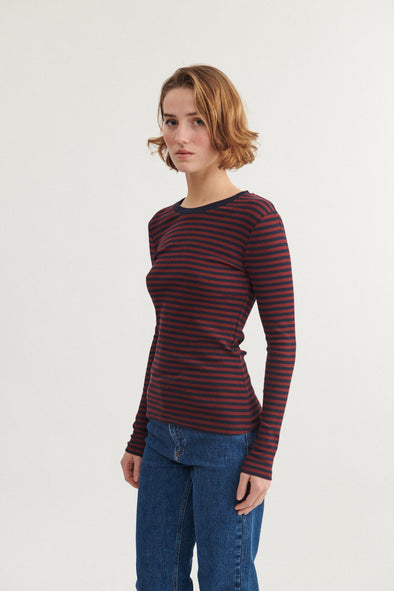 harvestclub-harvest-club-leuven-basicapparel-basic-apparel-ludmilla-ls-tee-bordeaux-truffle-sky-captain-1