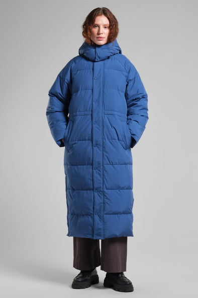 harvestclub-harvest-club-leuven-dedicated-karmas-long-puffer-jacket-true-blue-1