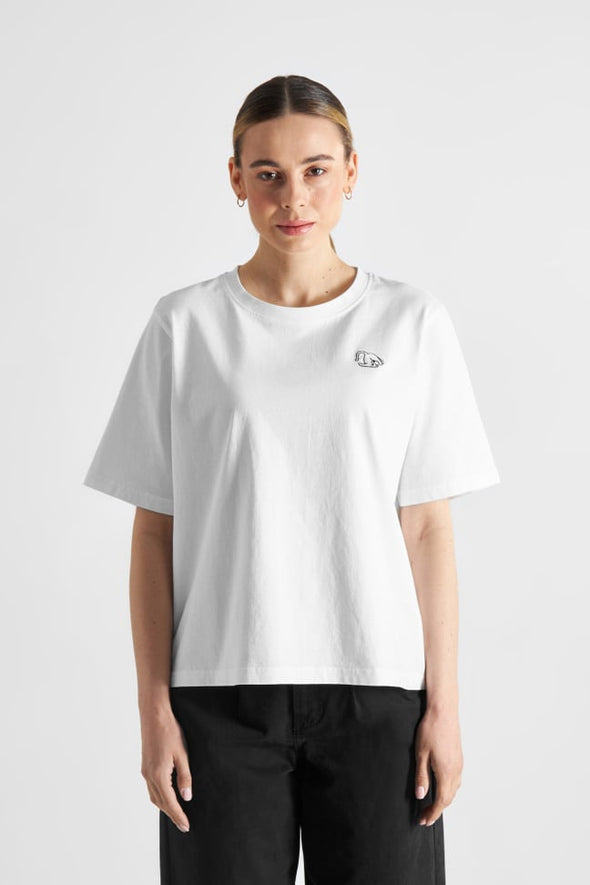 harvestclub-harvest-club-leuven-dedicated-vadstena-t-shirt-cat-pose-white-3