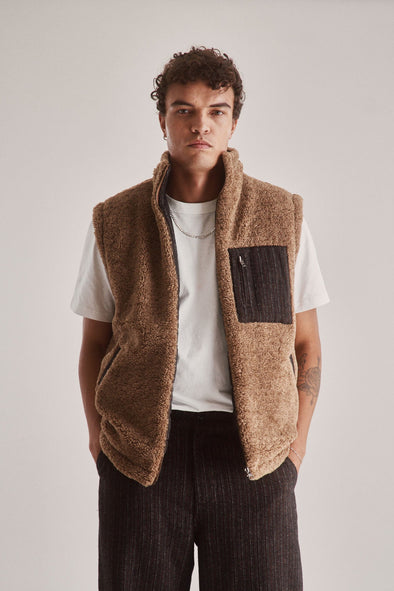 harvestclub-harvest-club-leuven-komodo-chris-reversable-gilet-mink-3