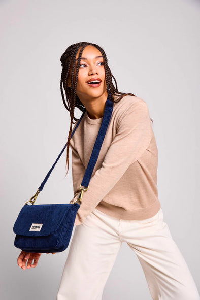 harvestclub-harvest-club-leuven-margault-quilted-handbag-velvet-navy-2