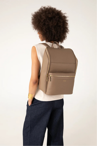harvestclub-harvest-club-leuven-matt-nat-mattnat-remi-vegan-grain-backpack-toffee-2
