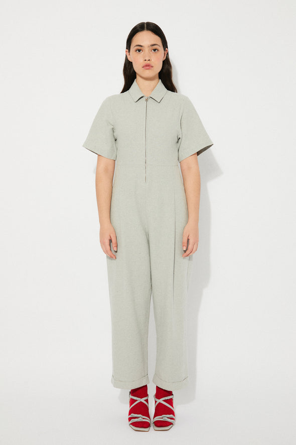 harvestclub-harvest-club-leuven-rita-row-ritarowSS25LOW_WEB2512-MO_LightGrey_Jumpsuit_VERDANT_SS25_1