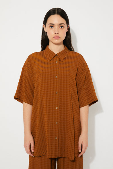 harvestclub-harvest-club-leuven-rita-row-ritarowSS25LOW_WEB2530-CM_Brown_Shirt_PEDICEL_SS25_1