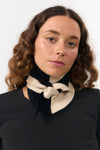 harvestclub-harvest-club-leuven-suite13-aw25-alma-scarf-bicolor-black-2