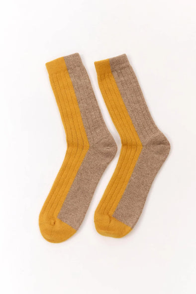 harvestclub-harvest-club-leuven-suite13-aw25-bicolor-wool-socks-mustard-1