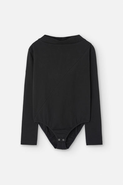 harvestclub-harvest-club-leuven-suite13-aw25-minto-body-black