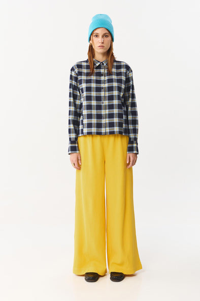 harvestclub-harvest-club-leuven-suite13-aw25-sens-shirt-mustard