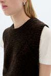 harvestclub-harvest-club-leuven-thinkingmu-thinking-mu-kaia-knitted-vest-brown-3