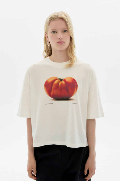 harvestclub-harvest-club-leuven-thinkingmu-thinking-mu-lena-t-shirt-tomaquet-1