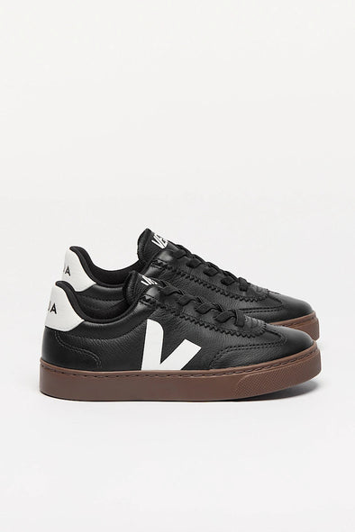 harvestclubbasics-harvest-club-basics-leuven-veja-sneakers-small-volley-organic-leather-black-sy2021015