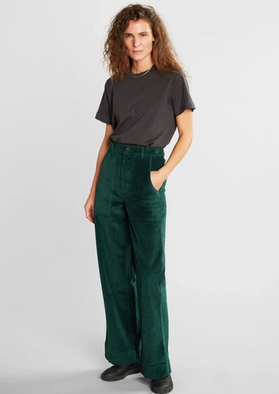 Harvestclub-Harvest-club-Leuven-dedicated-workwear-pants-vara-corduroy-dark-green