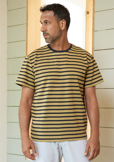 harvestclub-harvest-club-leuven-about-companions-alois-t-shirt-eco-striped-gold