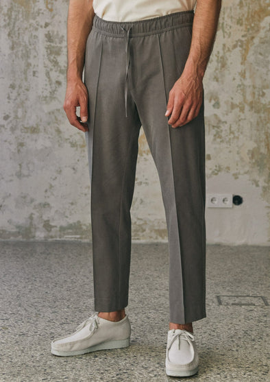 harvestclub-harvest-club-leuven-about-companions-max-trousers-dusty-olive-tencel